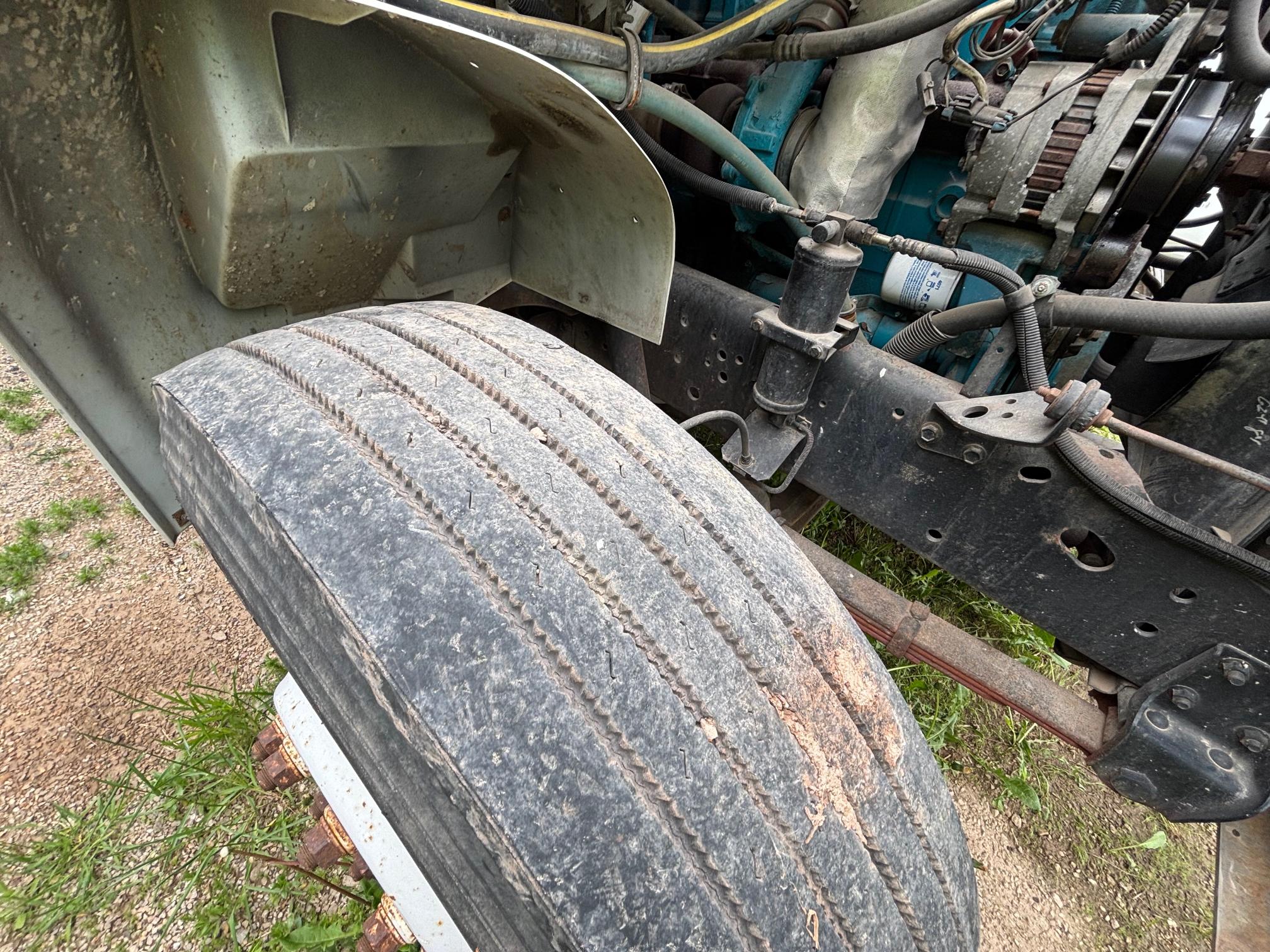 1998 INTERNATIONAL 4700 - Image 24